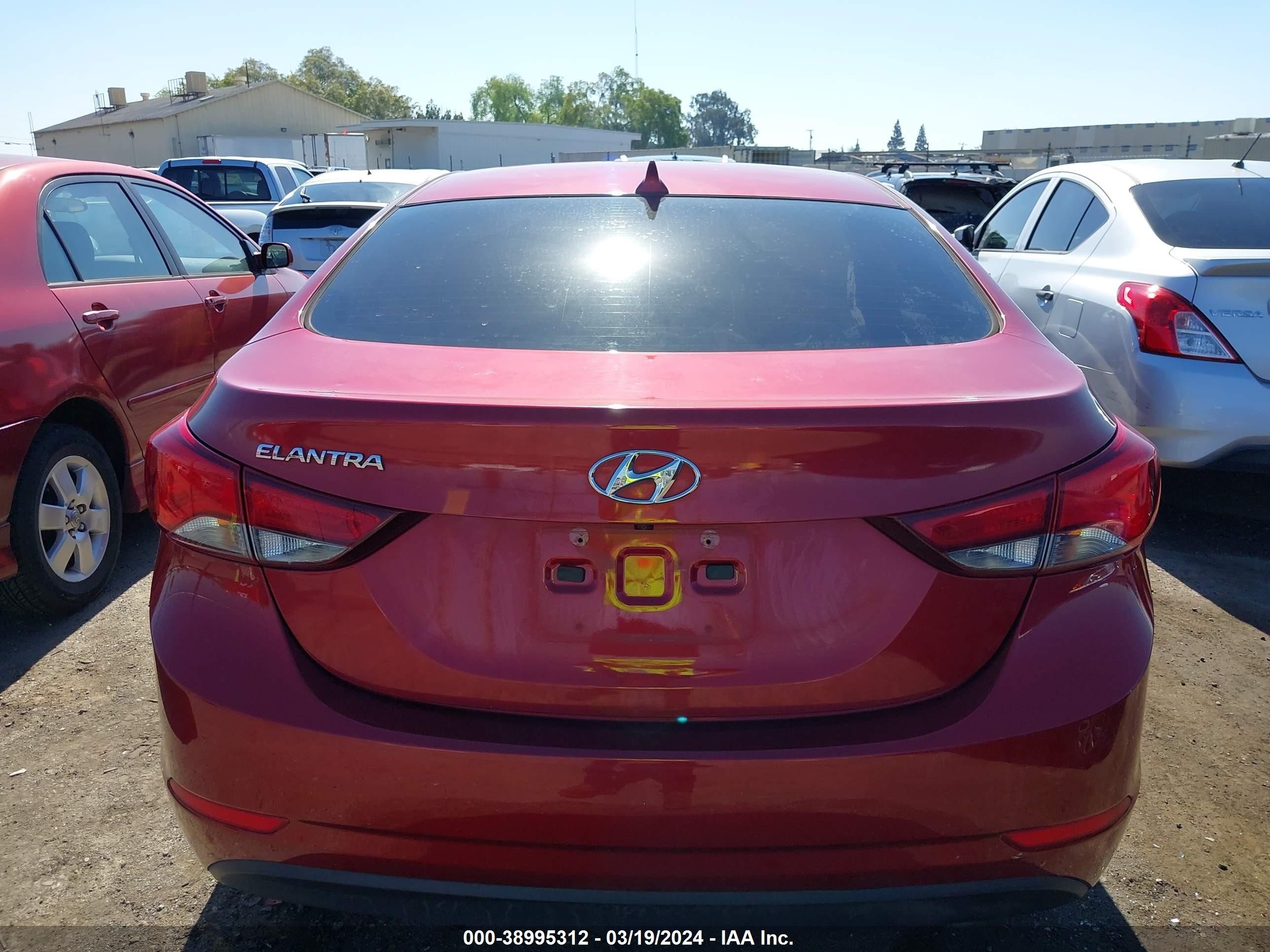 Photo 15 VIN: 5NPDH4AE4FH592008 - HYUNDAI ELANTRA 