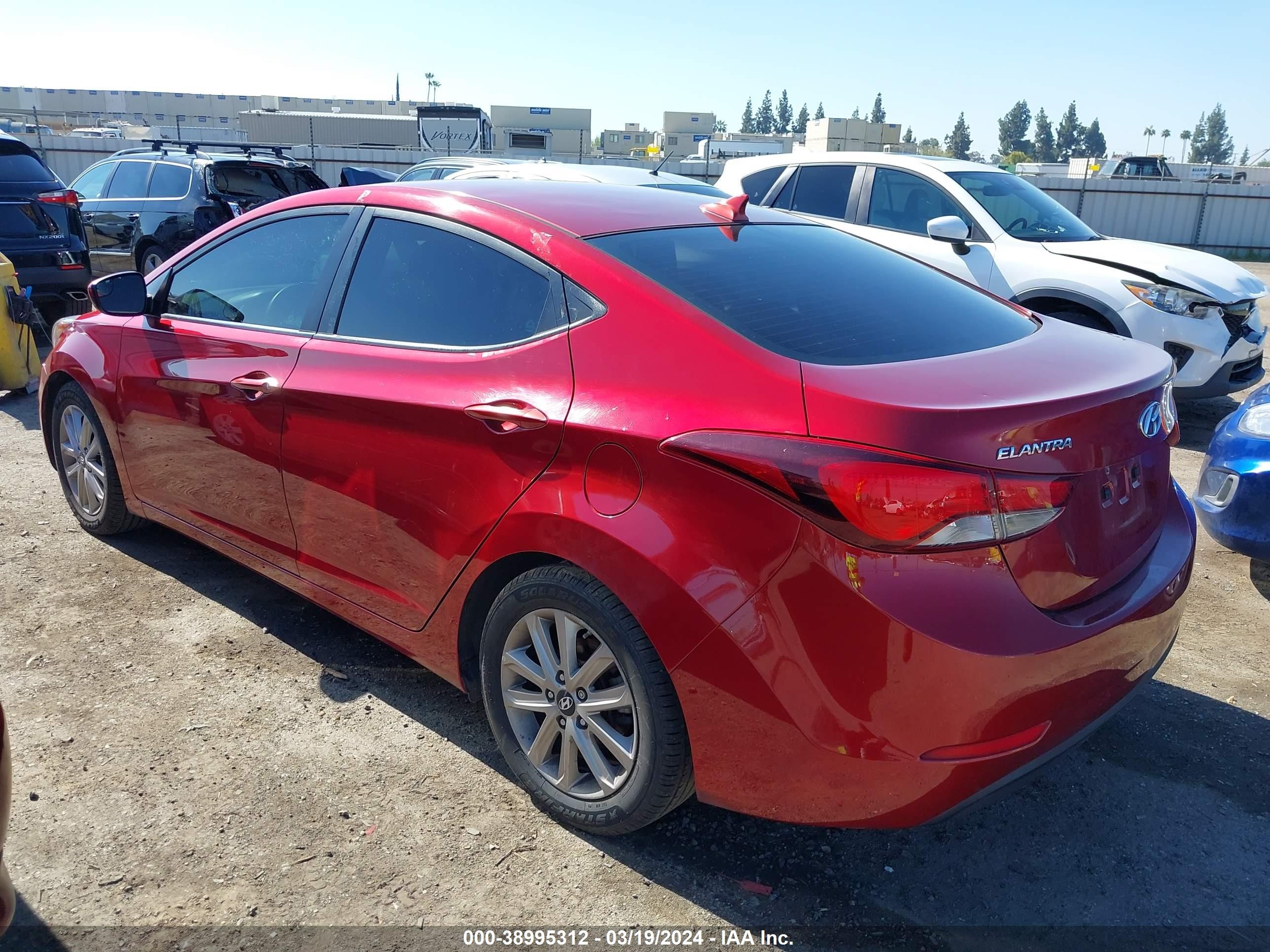 Photo 2 VIN: 5NPDH4AE4FH592008 - HYUNDAI ELANTRA 