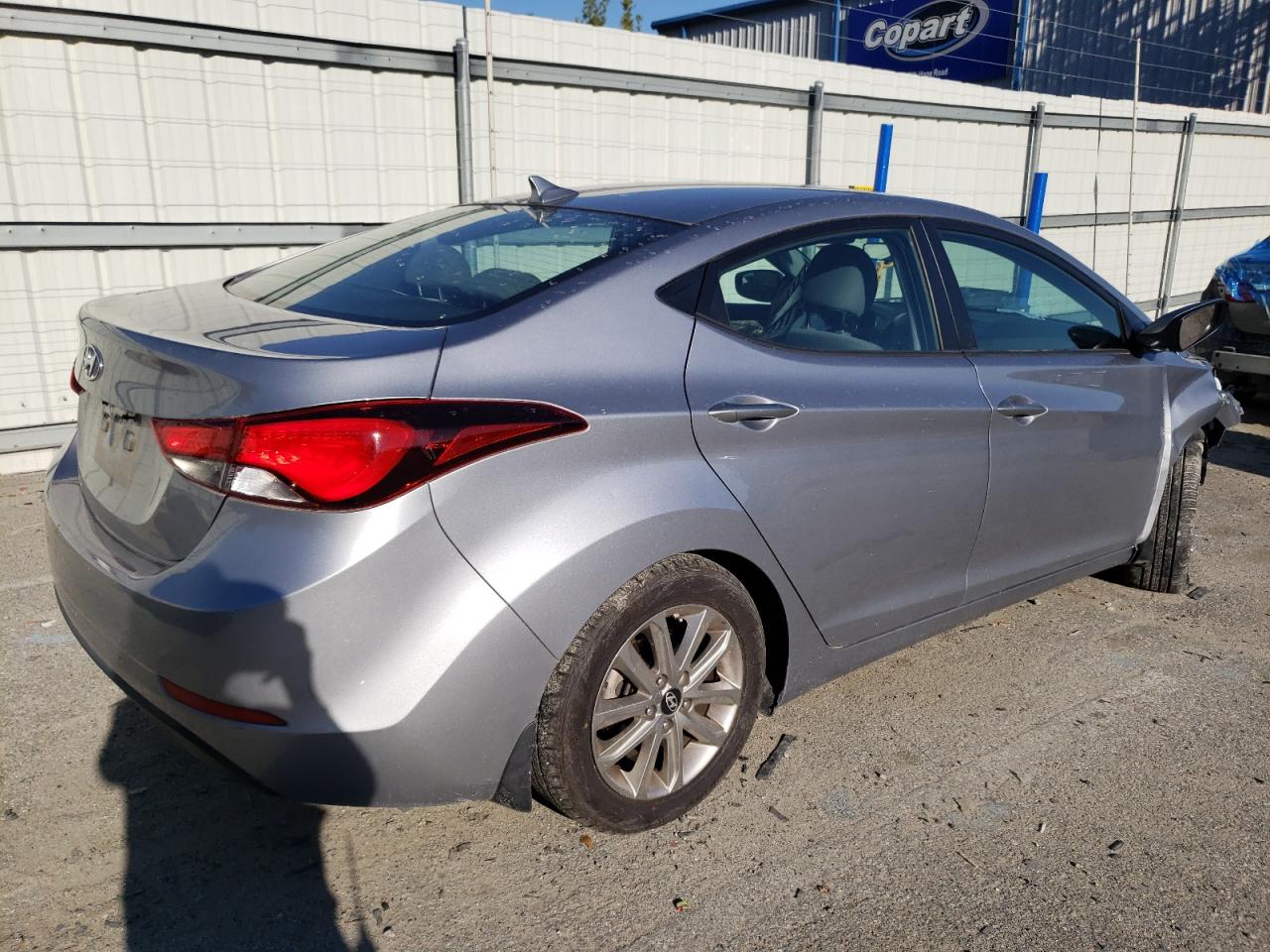 Photo 2 VIN: 5NPDH4AE4FH613696 - HYUNDAI ELANTRA 