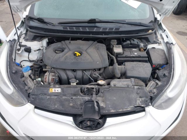 Photo 9 VIN: 5NPDH4AE4FH643782 - HYUNDAI ELANTRA 