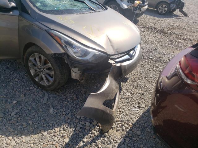 Photo 8 VIN: 5NPDH4AE4GH656677 - HYUNDAI ELANTRA SE 