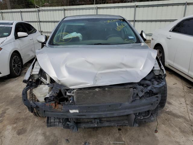 Photo 8 VIN: 5NPDH4AE4GH658655 - HYUNDAI ELANTRA 