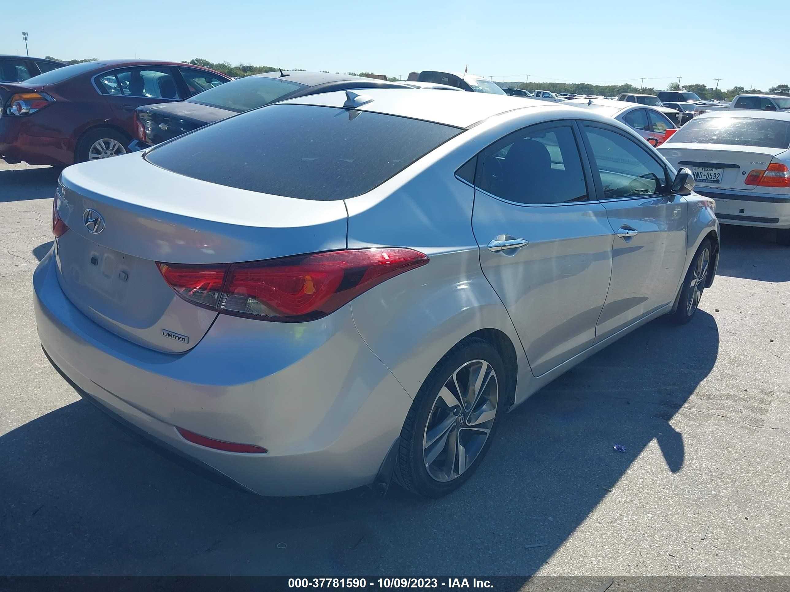 Photo 3 VIN: 5NPDH4AE4GH662396 - HYUNDAI ELANTRA 