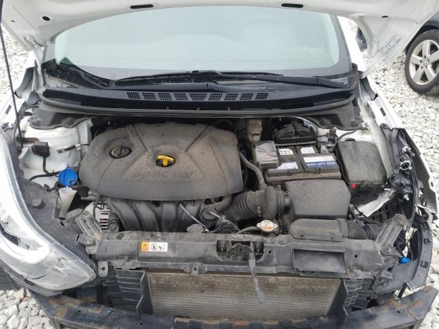 Photo 6 VIN: 5NPDH4AE4GH668277 - HYUNDAI ELANTRA SE 