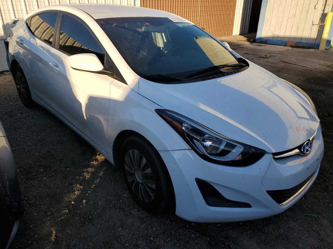 Photo 3 VIN: 5NPDH4AE4GH678839 - HYUNDAI ELANTRA 