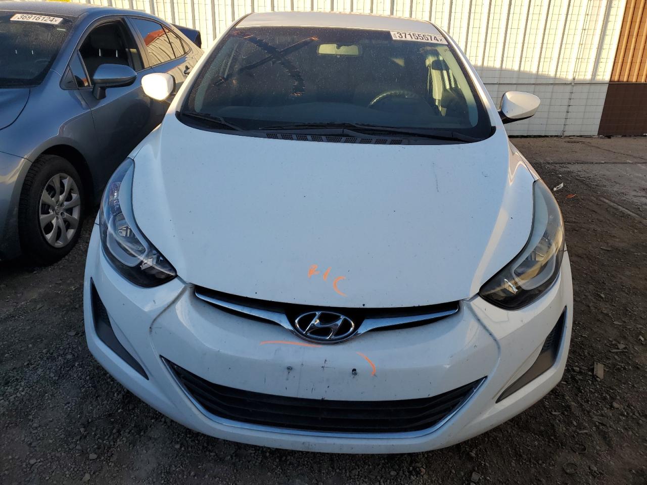 Photo 4 VIN: 5NPDH4AE4GH678839 - HYUNDAI ELANTRA 