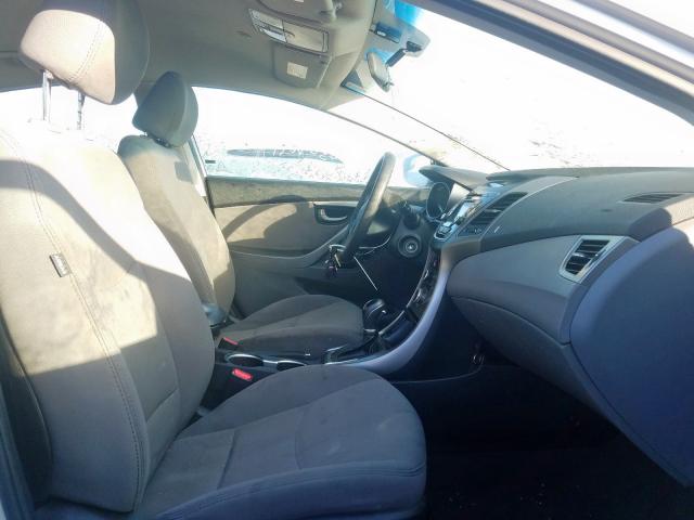 Photo 4 VIN: 5NPDH4AE4GH684382 - HYUNDAI ELANTRA SE 