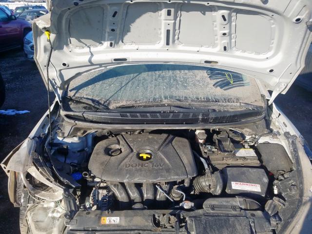 Photo 6 VIN: 5NPDH4AE4GH684382 - HYUNDAI ELANTRA SE 