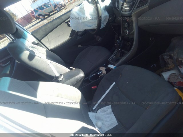 Photo 4 VIN: 5NPDH4AE4GH688223 - HYUNDAI ELANTRA 