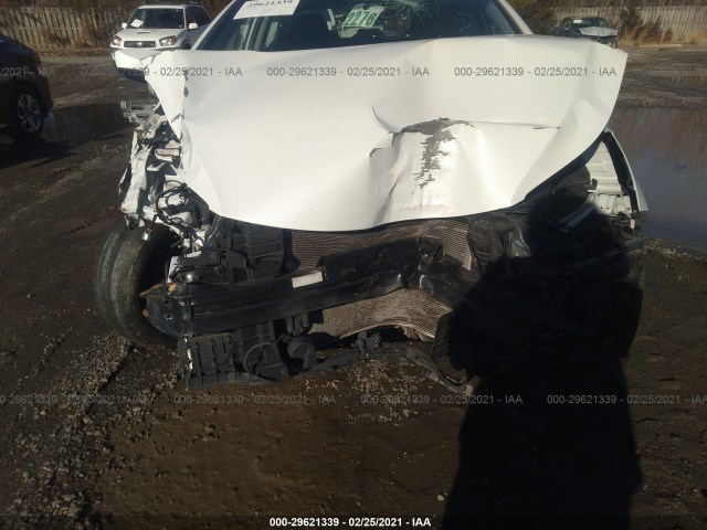 Photo 5 VIN: 5NPDH4AE4GH688223 - HYUNDAI ELANTRA 