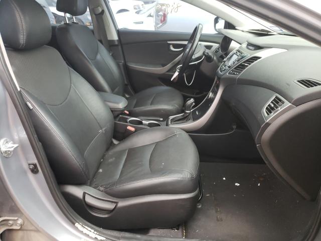 Photo 4 VIN: 5NPDH4AE4GH688660 - HYUNDAI ELANTRA SE 