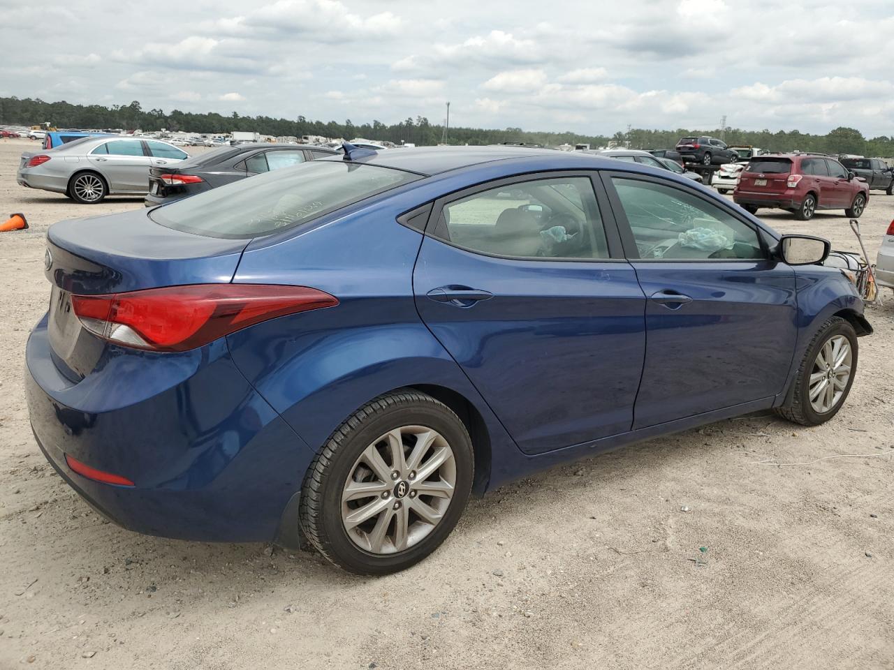 Photo 2 VIN: 5NPDH4AE4GH689212 - HYUNDAI ELANTRA 