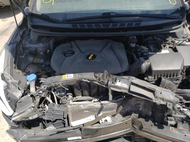 Photo 6 VIN: 5NPDH4AE4GH692272 - HYUNDAI ELANTRA SE 