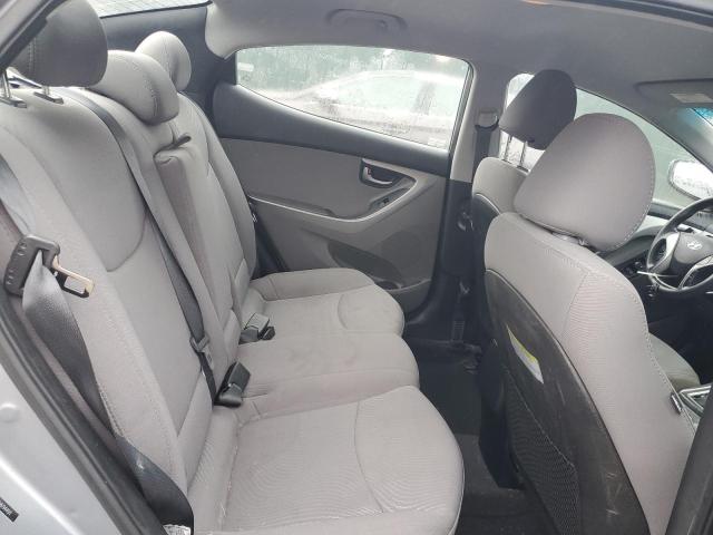 Photo 9 VIN: 5NPDH4AE4GH694491 - HYUNDAI ELANTRA SE 