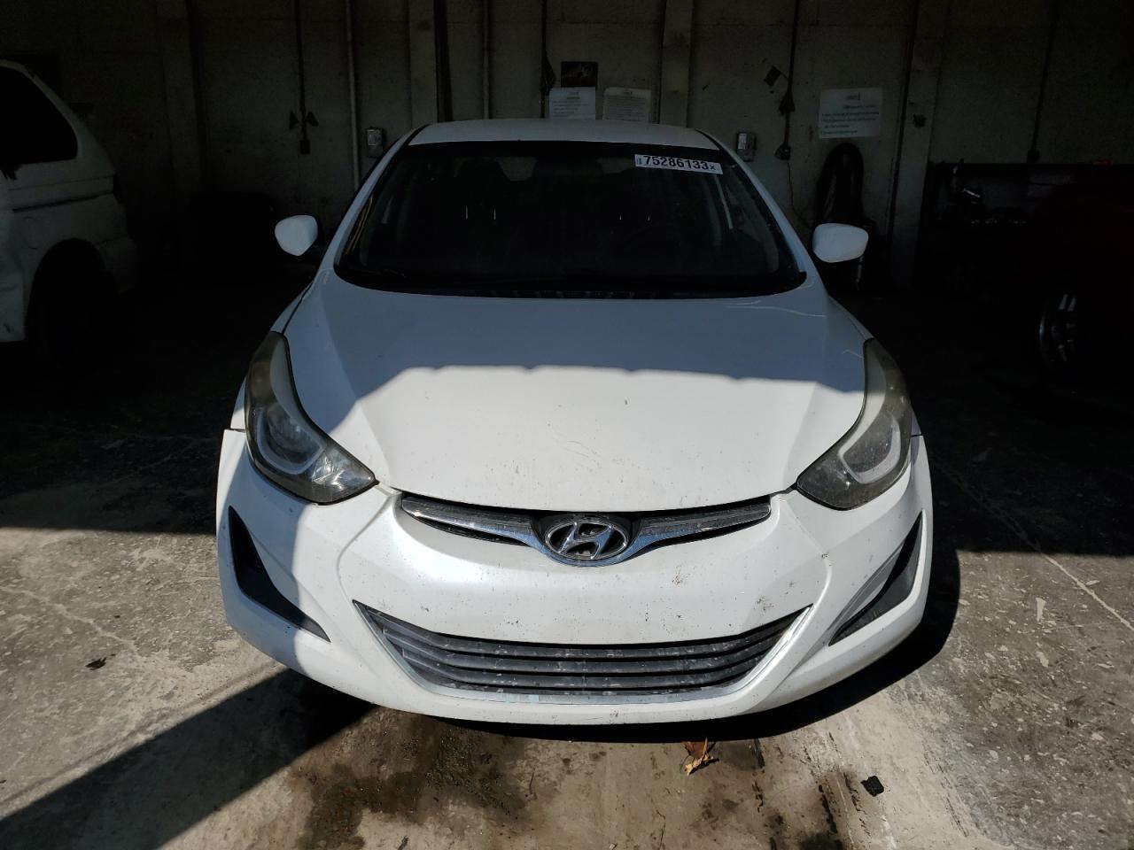 Photo 4 VIN: 5NPDH4AE4GH694832 - HYUNDAI ELANTRA 