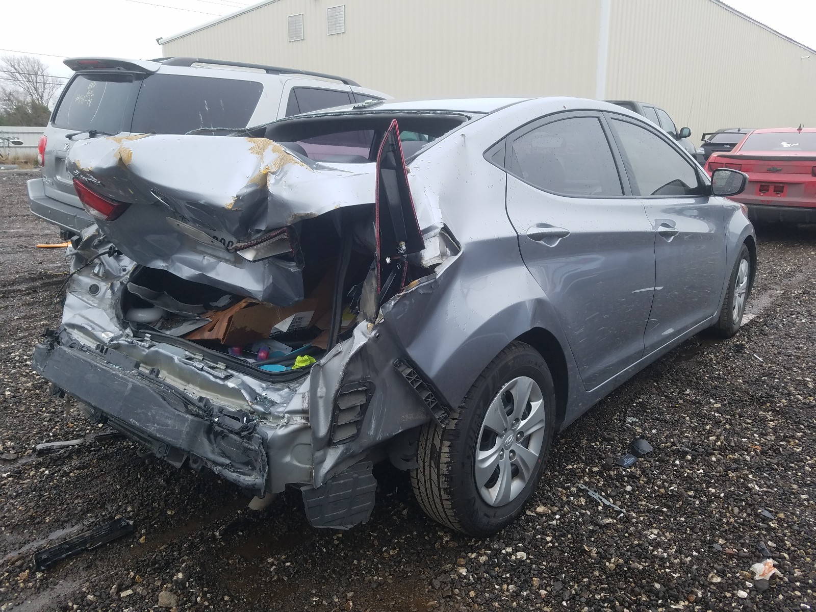 Photo 3 VIN: 5NPDH4AE4GH696869 - HYUNDAI ELANTRA SE 