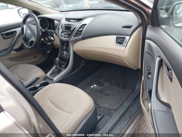 Photo 4 VIN: 5NPDH4AE4GH699173 - HYUNDAI ELANTRA 