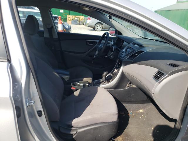 Photo 4 VIN: 5NPDH4AE4GH701925 - HYUNDAI ELANTRA SE 