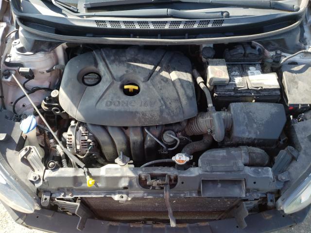 Photo 6 VIN: 5NPDH4AE4GH701925 - HYUNDAI ELANTRA SE 