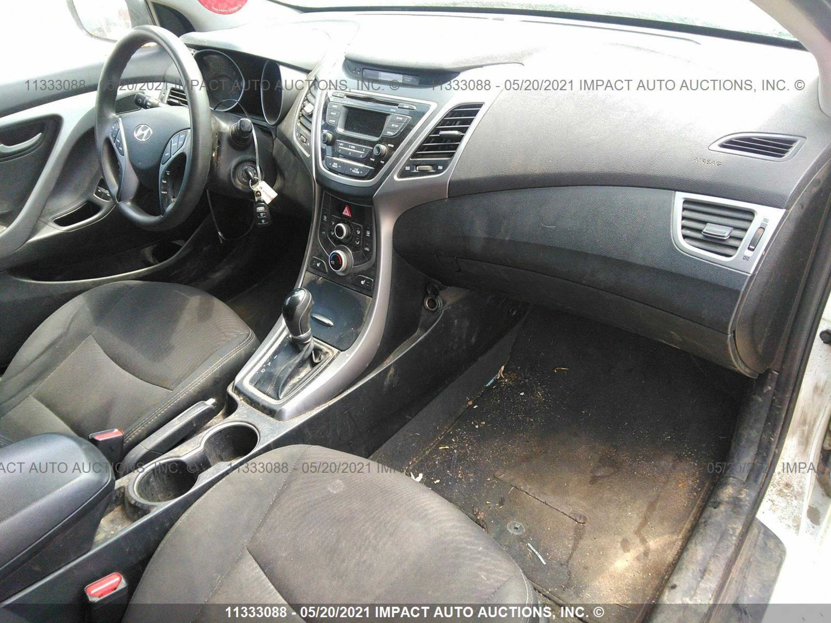 Photo 4 VIN: 5NPDH4AE4GH704713 - HYUNDAI ELANTRA 