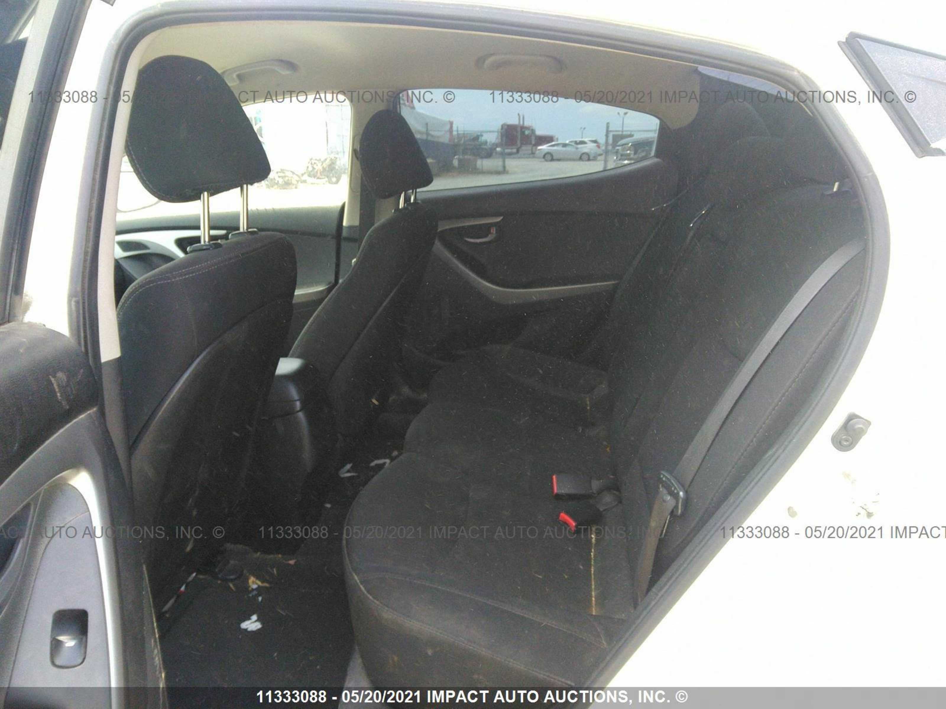 Photo 7 VIN: 5NPDH4AE4GH704713 - HYUNDAI ELANTRA 