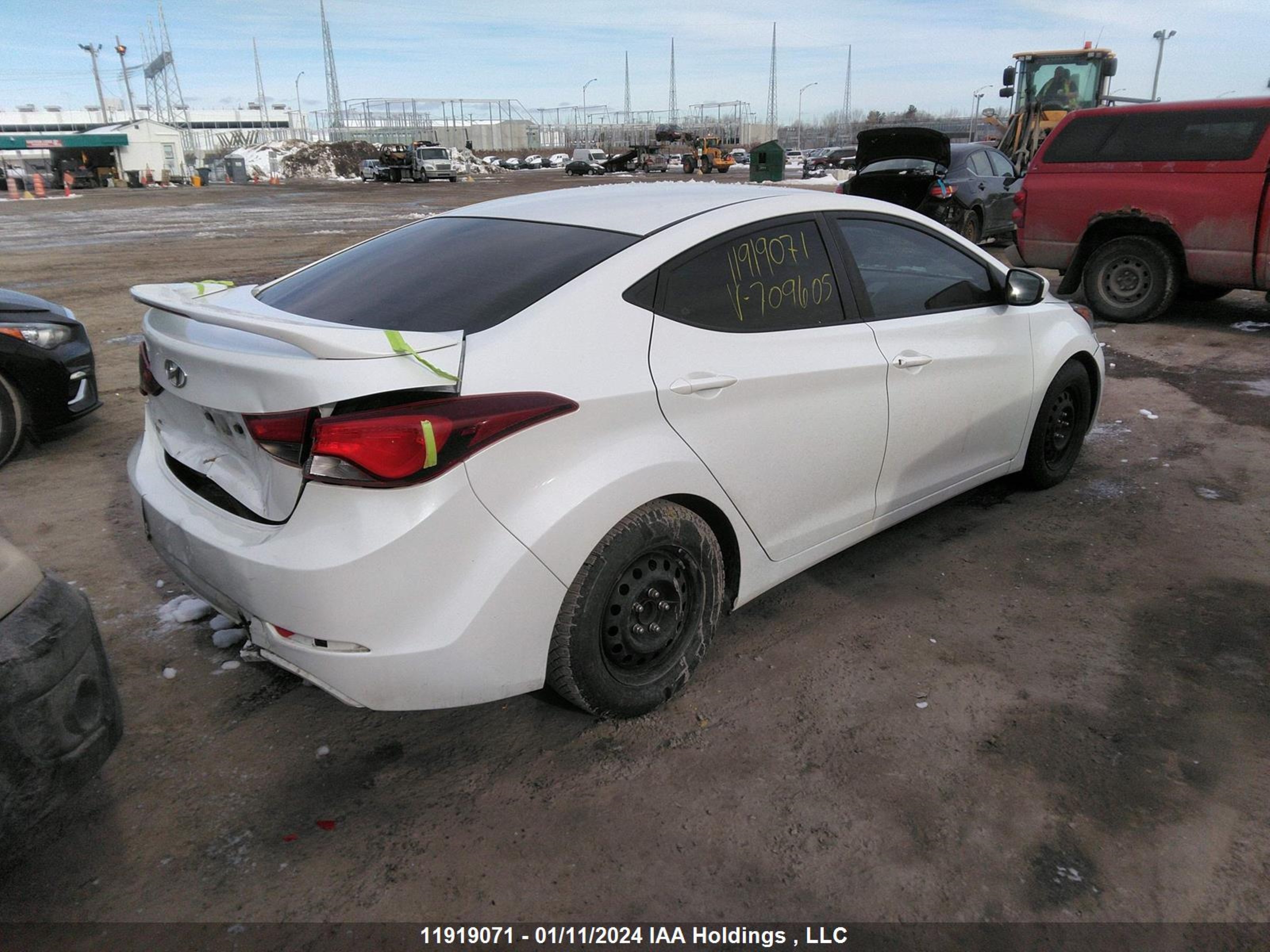 Photo 4 VIN: 5NPDH4AE4GH709605 - HYUNDAI ELANTRA 