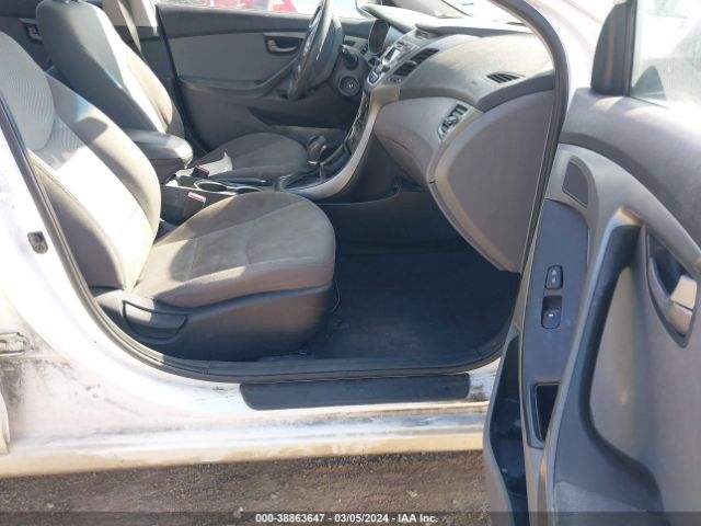 Photo 4 VIN: 5NPDH4AE4GH709894 - HYUNDAI ELANTRA 