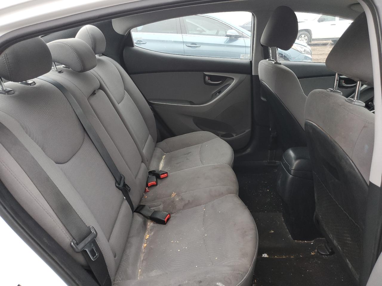 Photo 9 VIN: 5NPDH4AE4GH718711 - HYUNDAI ELANTRA 