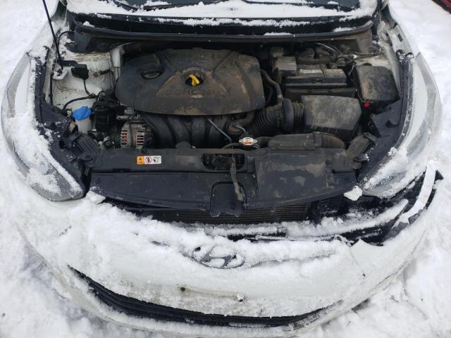 Photo 6 VIN: 5NPDH4AE4GH723472 - HYUNDAI ELANTRA SE 