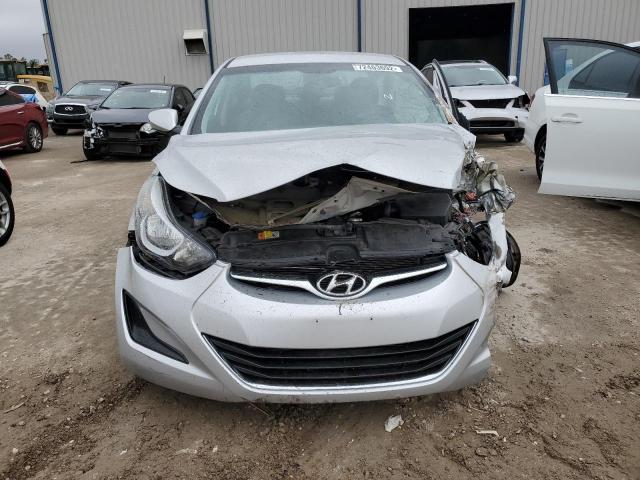 Photo 4 VIN: 5NPDH4AE4GH732821 - HYUNDAI ELANTRA SE 