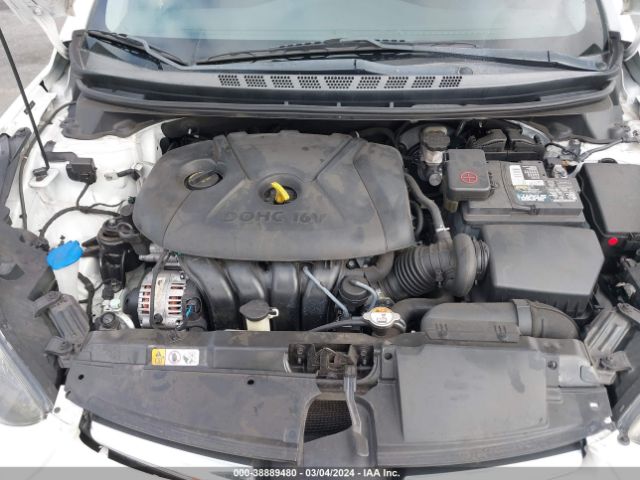 Photo 9 VIN: 5NPDH4AE4GH733239 - HYUNDAI ELANTRA 