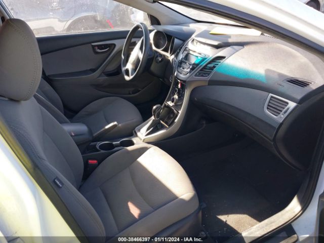 Photo 4 VIN: 5NPDH4AE4GH736982 - HYUNDAI ELANTRA 