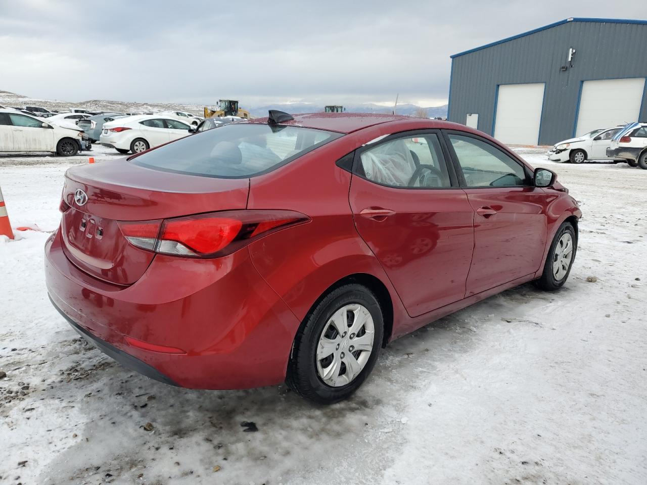 Photo 2 VIN: 5NPDH4AE4GH739591 - HYUNDAI ELANTRA 