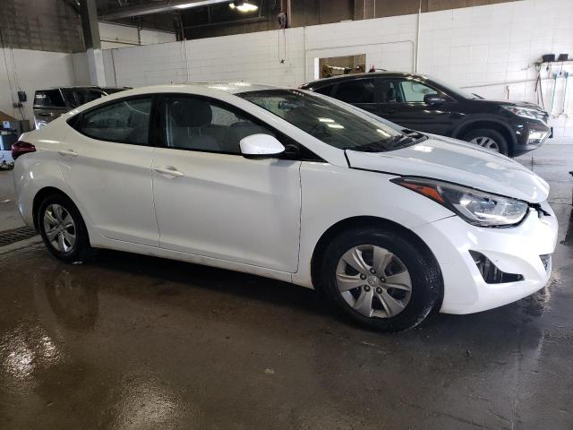 Photo 3 VIN: 5NPDH4AE4GH744256 - HYUNDAI ELANTRA SE 