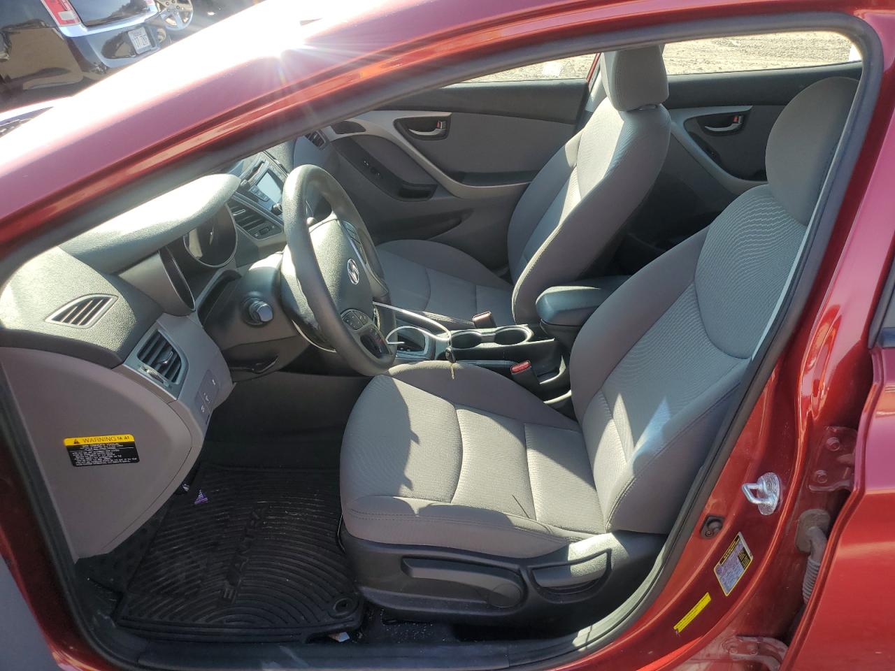 Photo 6 VIN: 5NPDH4AE4GH745357 - HYUNDAI ELANTRA 