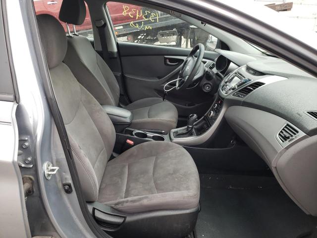 Photo 4 VIN: 5NPDH4AE4GH747691 - HYUNDAI ELANTRA SE 