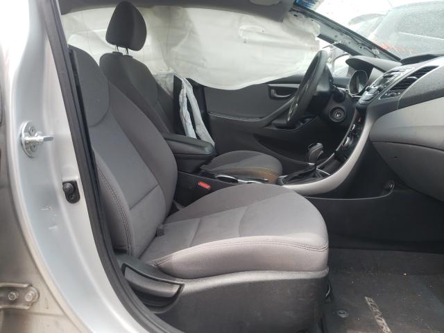 Photo 4 VIN: 5NPDH4AE4GH757993 - HYUNDAI ELANTRA SE 