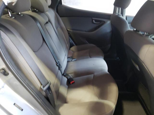 Photo 9 VIN: 5NPDH4AE4GH758495 - HYUNDAI ELANTRA SE 