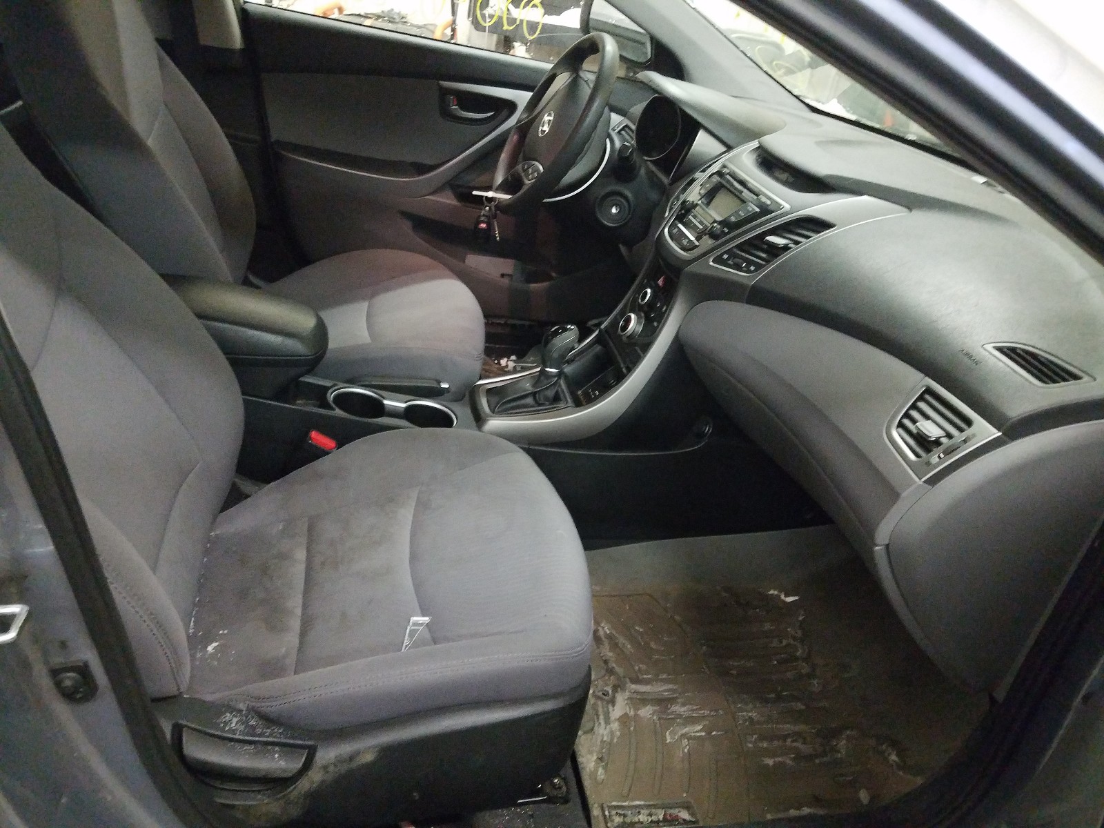 Photo 4 VIN: 5NPDH4AE4GH761476 - HYUNDAI ELANTRA SE 