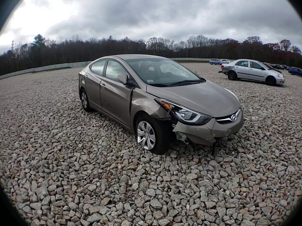 Photo 10 VIN: 5NPDH4AE4GH763180 - HYUNDAI ELANTRA SE 