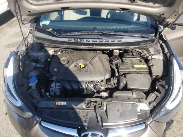 Photo 6 VIN: 5NPDH4AE4GH763180 - HYUNDAI ELANTRA SE 