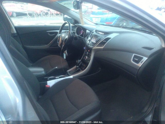 Photo 4 VIN: 5NPDH4AE4GH764393 - HYUNDAI ELANTRA 