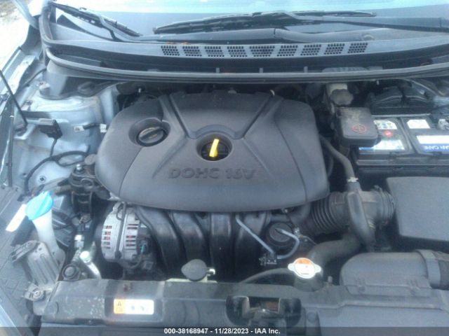 Photo 9 VIN: 5NPDH4AE4GH764393 - HYUNDAI ELANTRA 