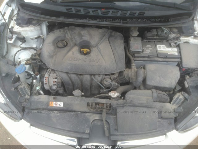 Photo 9 VIN: 5NPDH4AE4GH769593 - HYUNDAI ELANTRA 