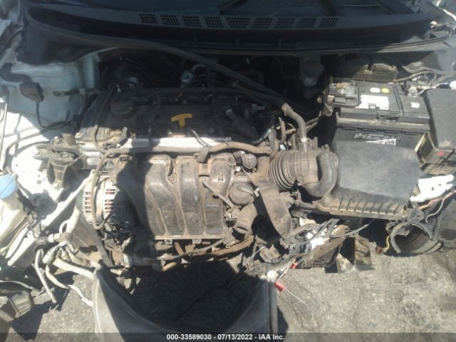 Photo 9 VIN: 5NPDH4AE4GH776446 - HYUNDAI ELANTRA 