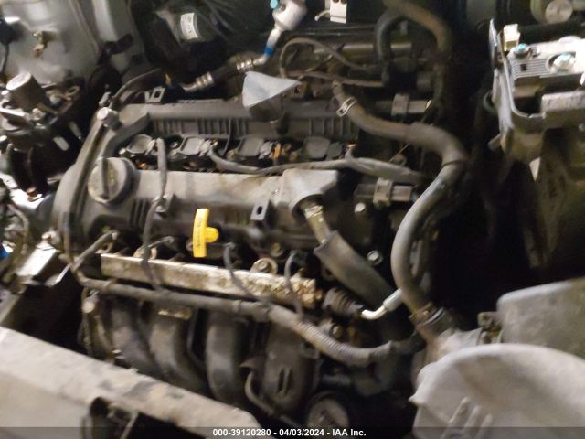 Photo 9 VIN: 5NPDH4AE4GH780576 - HYUNDAI ELANTRA 