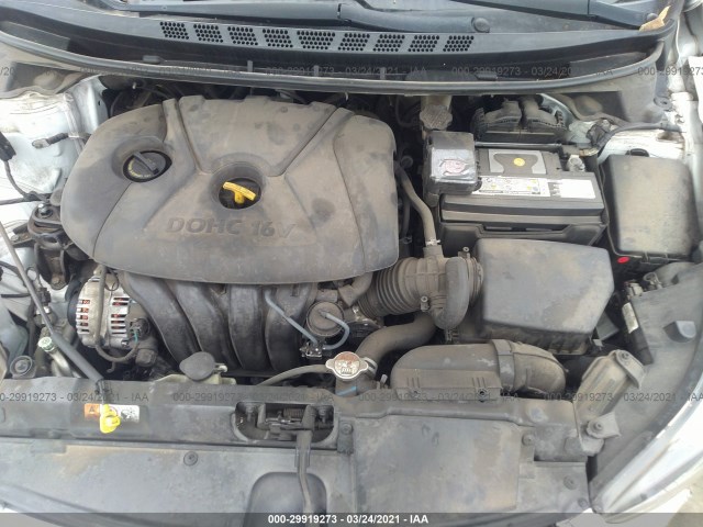 Photo 9 VIN: 5NPDH4AE4GH787821 - HYUNDAI ELANTRA 