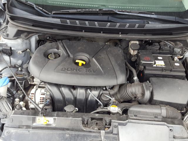 Photo 6 VIN: 5NPDH4AE4GH794784 - HYUNDAI ELANTRA SE 