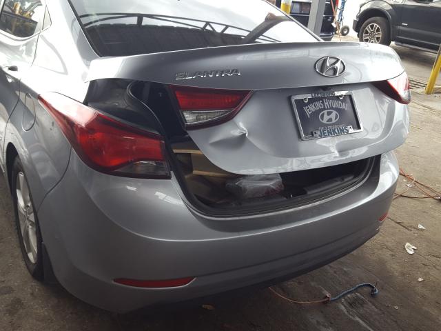 Photo 8 VIN: 5NPDH4AE4GH794784 - HYUNDAI ELANTRA SE 