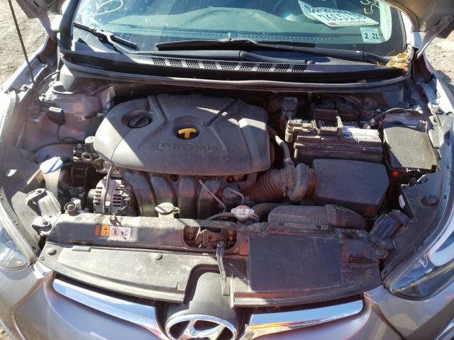 Photo 6 VIN: 5NPDH4AE4GH796129 - HYUNDAI ELANTRA SE 